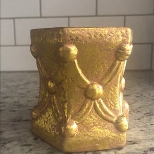 🎉4 for 20🎉Gold leaf-look candle holder.